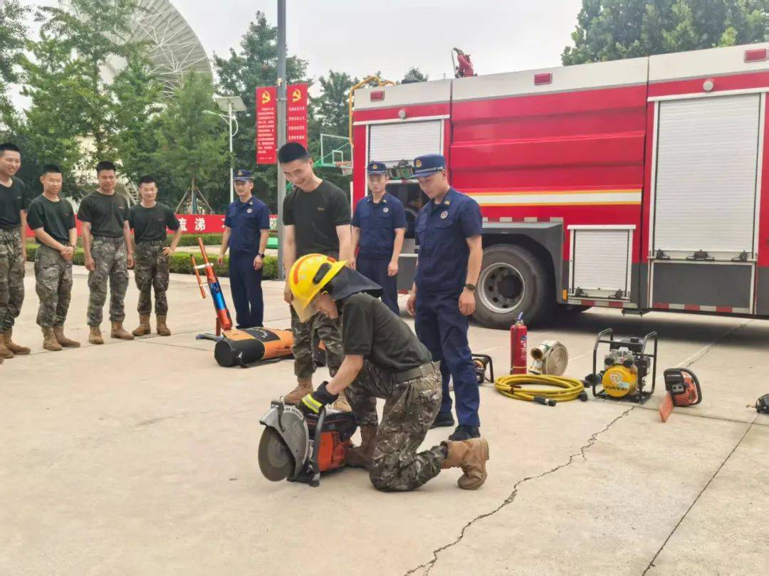 2100名武警官兵开展消防应急救援能力培训