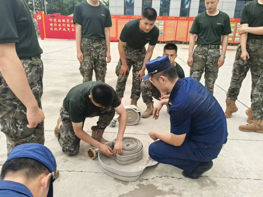 2100名武警官兵开展消防应急救援能力培训