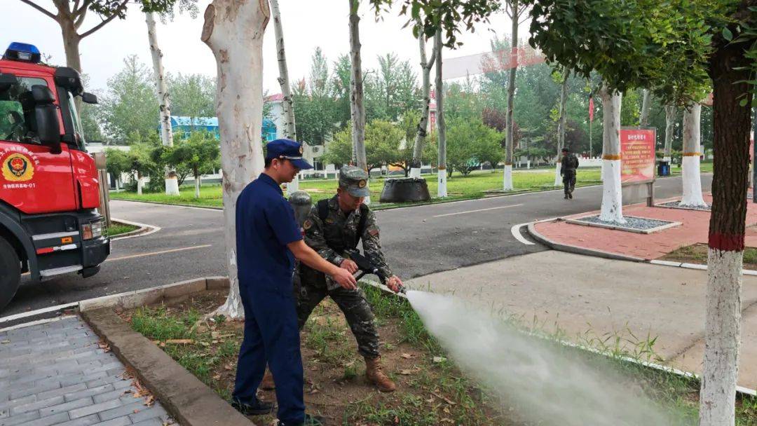 2100名武警官兵开展消防应急救援能力培训
