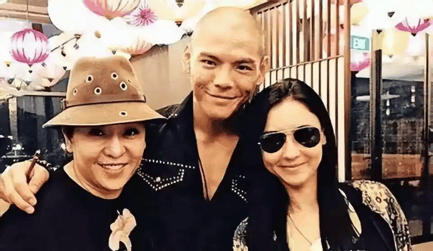 考古丨《喜剧之王》的“顶级售后”?周星驰罕见露面为张柏芝打call,瞬间点燃全场!